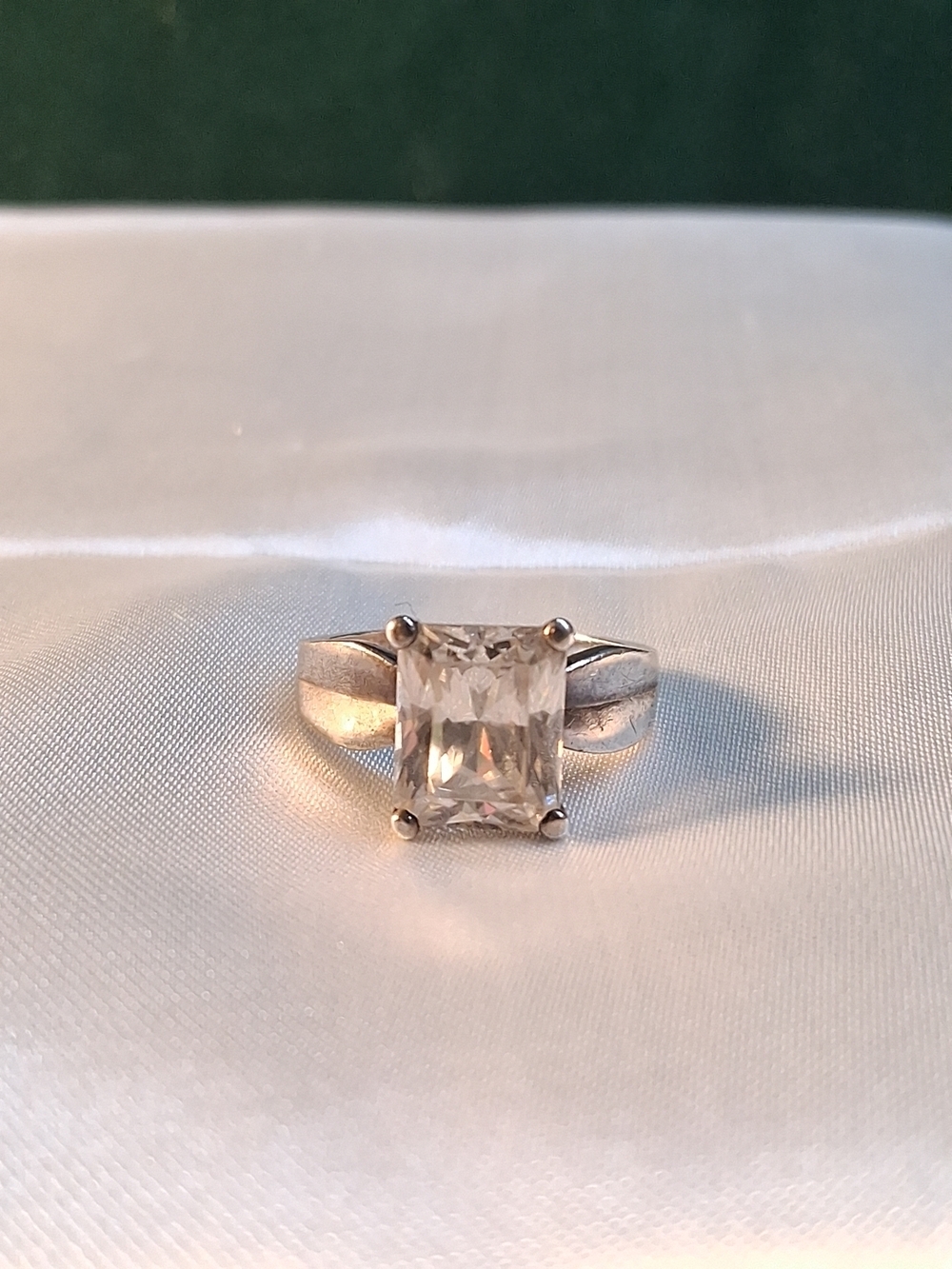 P1. Size8 Vintage Sterling Silver 925 Cushion Cut Cubic Zirconia Ring Stamped